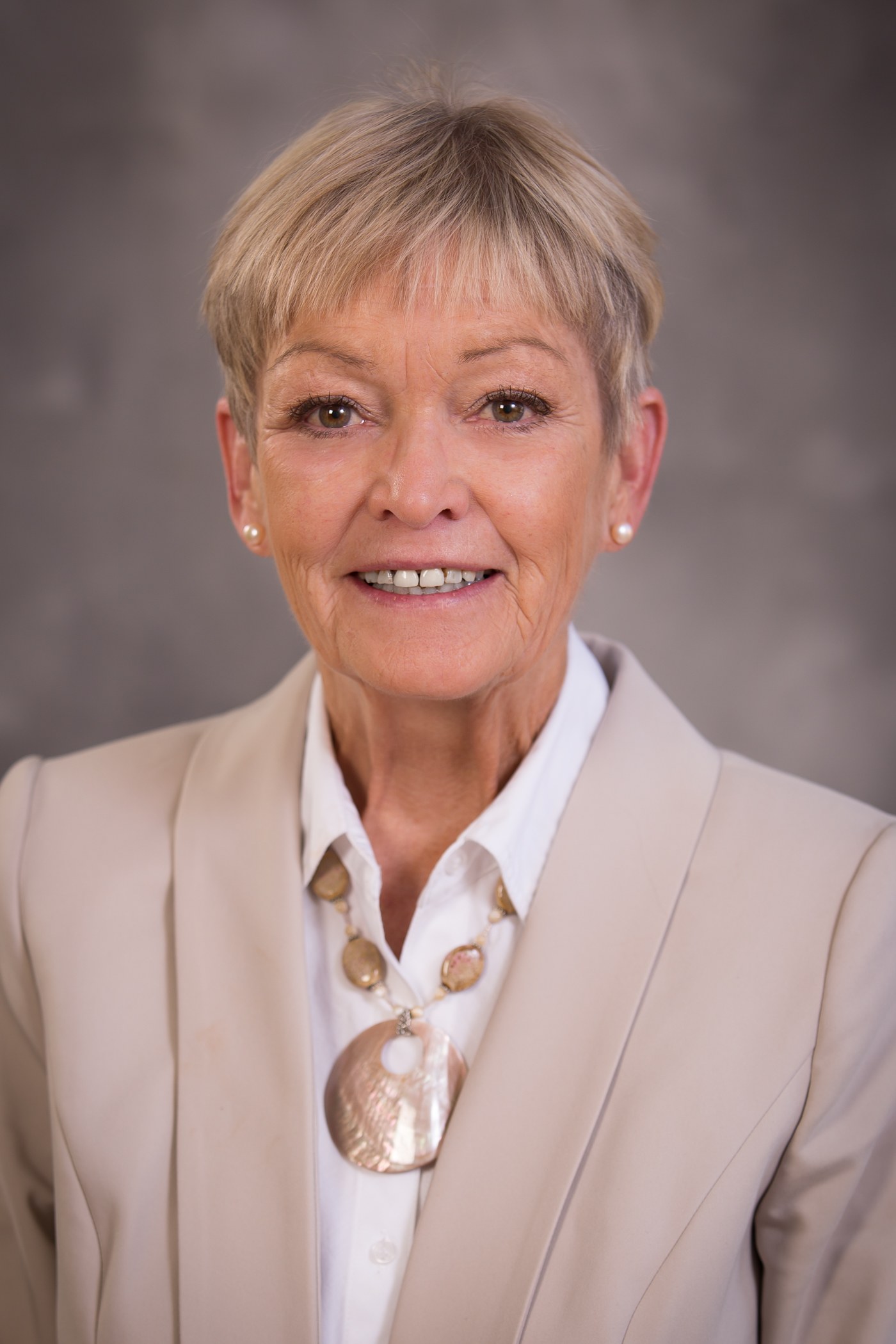 Maureen Latora Real Estate Agent Jaqua Realtors