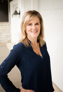 Lauri Follett Lauri Follett