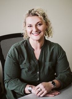 Julie Baragar Julie Baragar