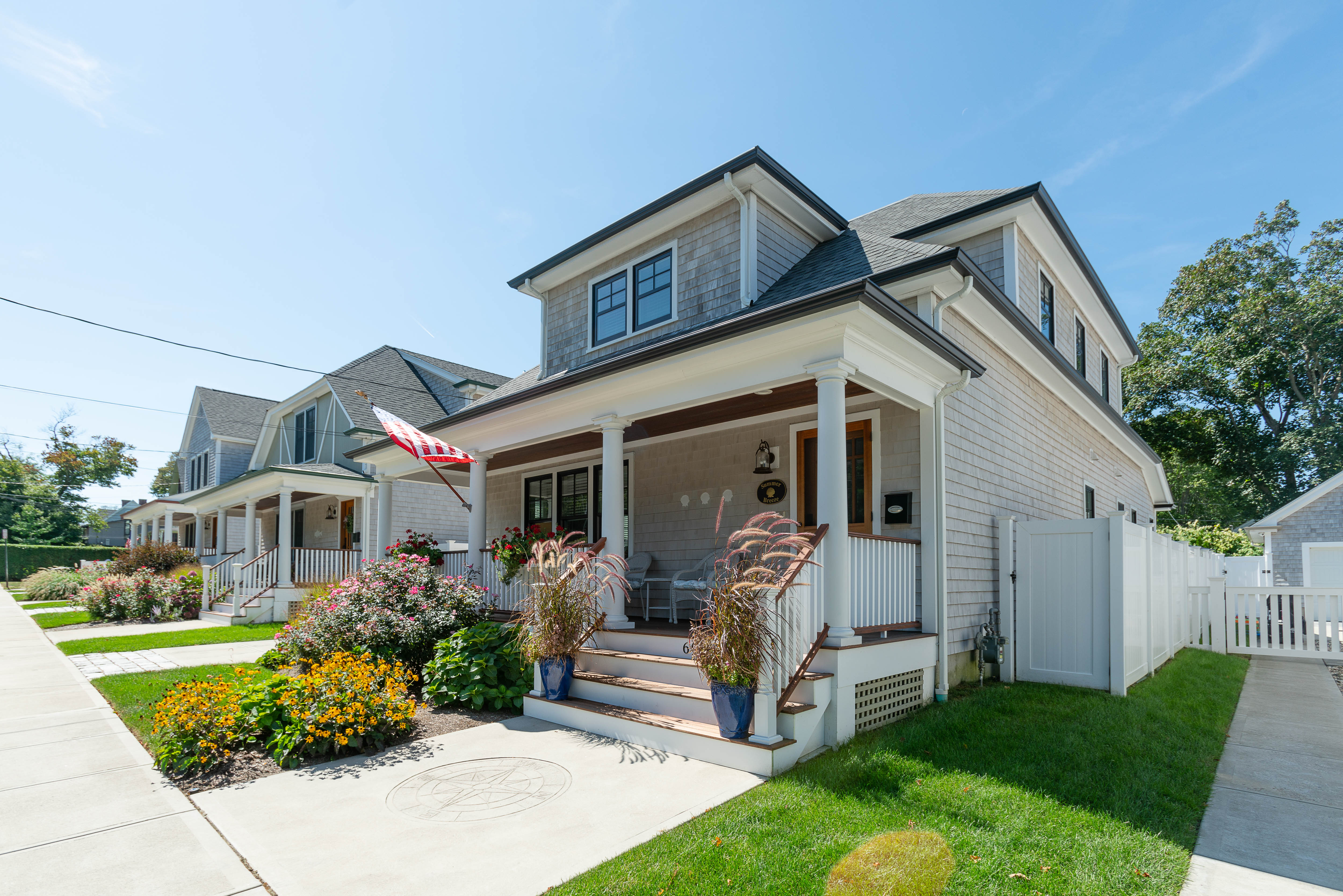 Sold 69 Caswell Street Narragansett Ri 02882 4 Beds 3 Full Baths 1 Half Bath 1085000