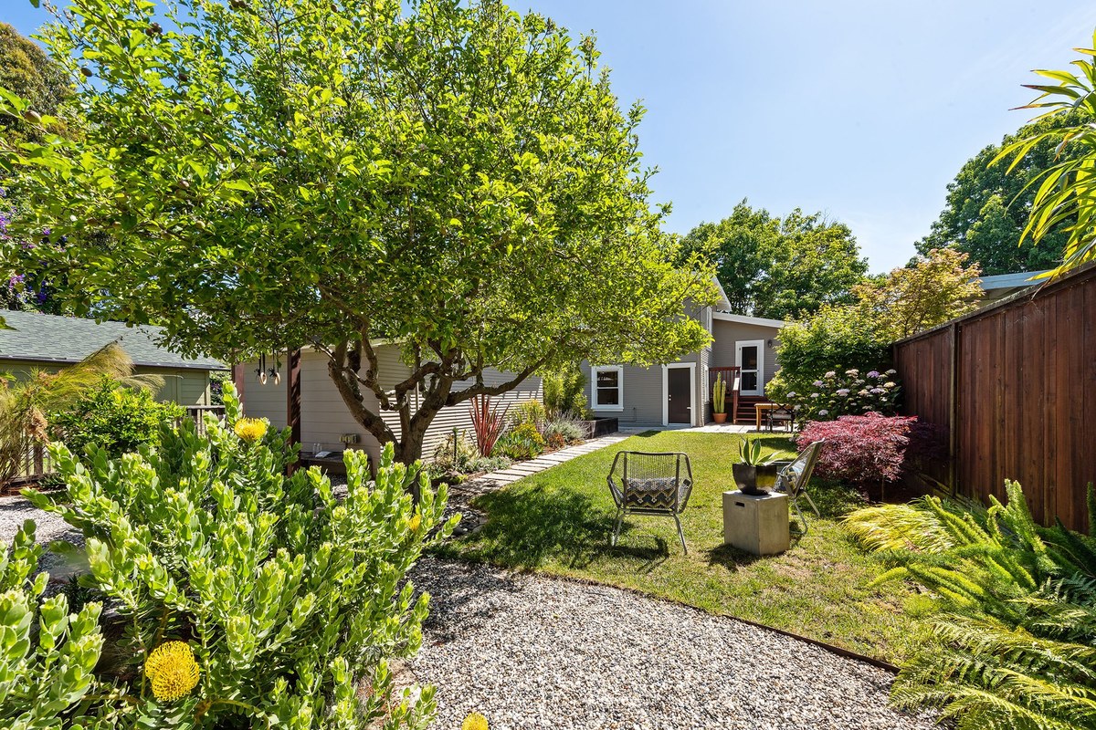 Sold: 2324 California St, Berkeley, CA 94703 | 2 Beds / 1 Full Bath ...