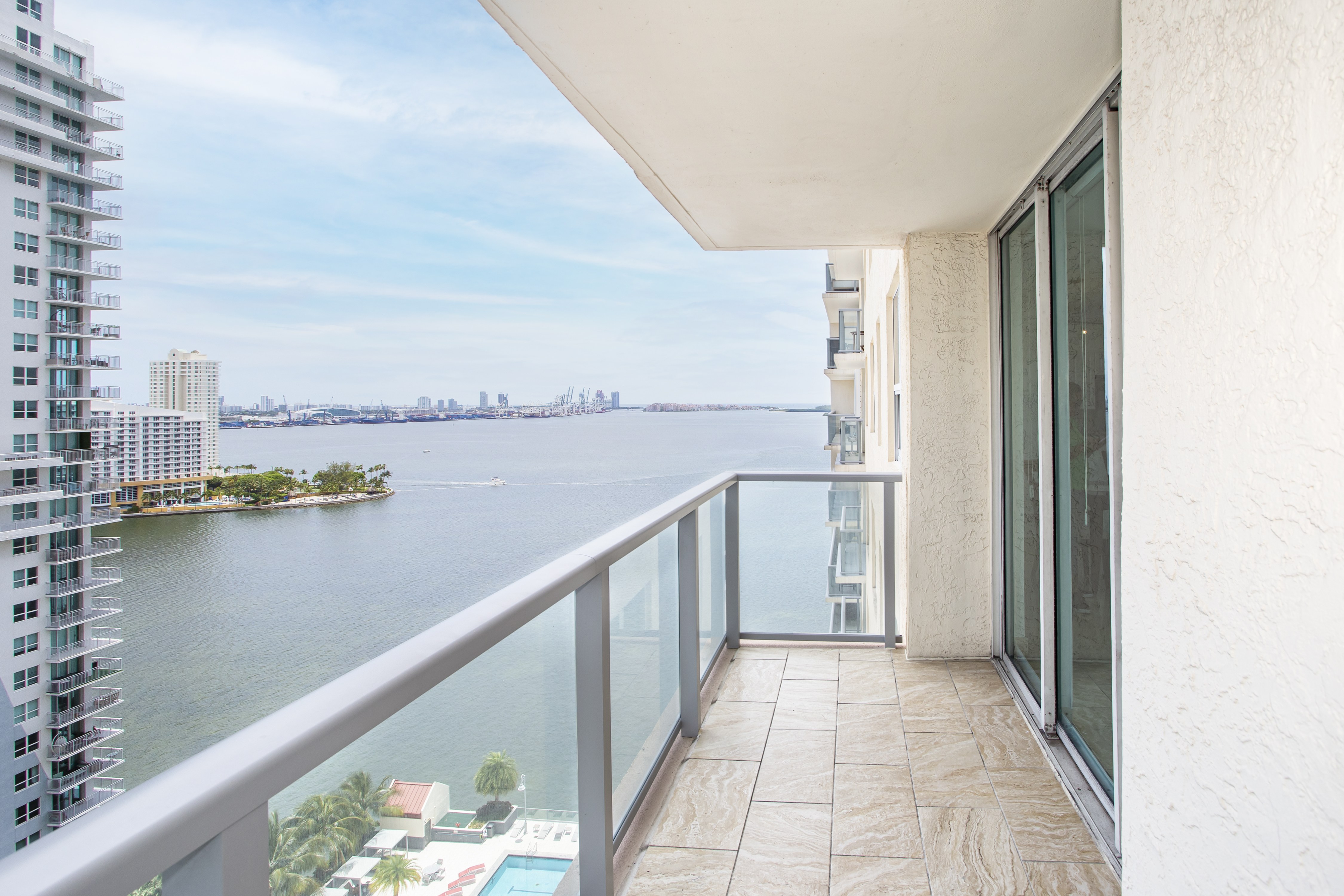 Sold: 1155 Brickell Bay Dr, #2102, Miami, FL 33131 | 3 Beds / 2 Full