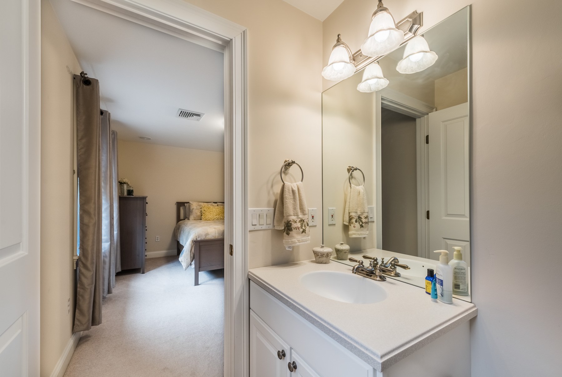 40 BAILEY BLVD, East Greenwich, 02818, Chestnut Hill Estates Mott