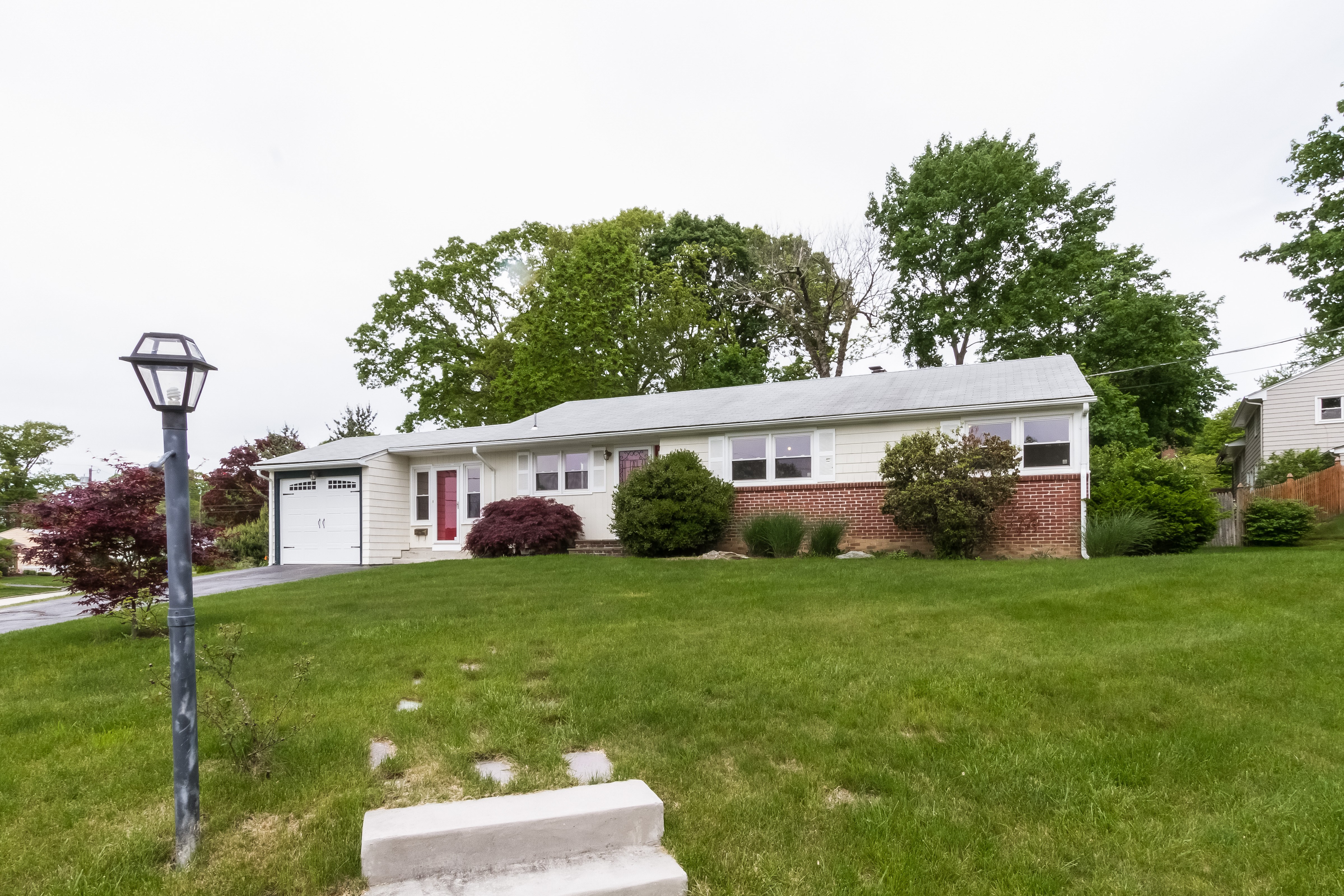 108 Mount View DR, Cranston, RI 02920, Garden Hills Mott & Chace