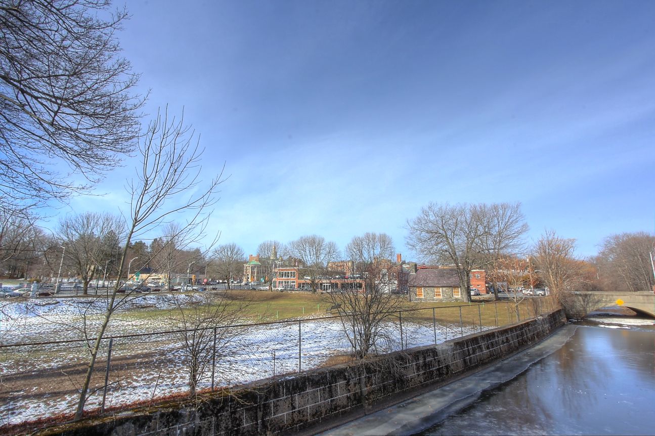 Balmoral Condos Current Listings & Pictures