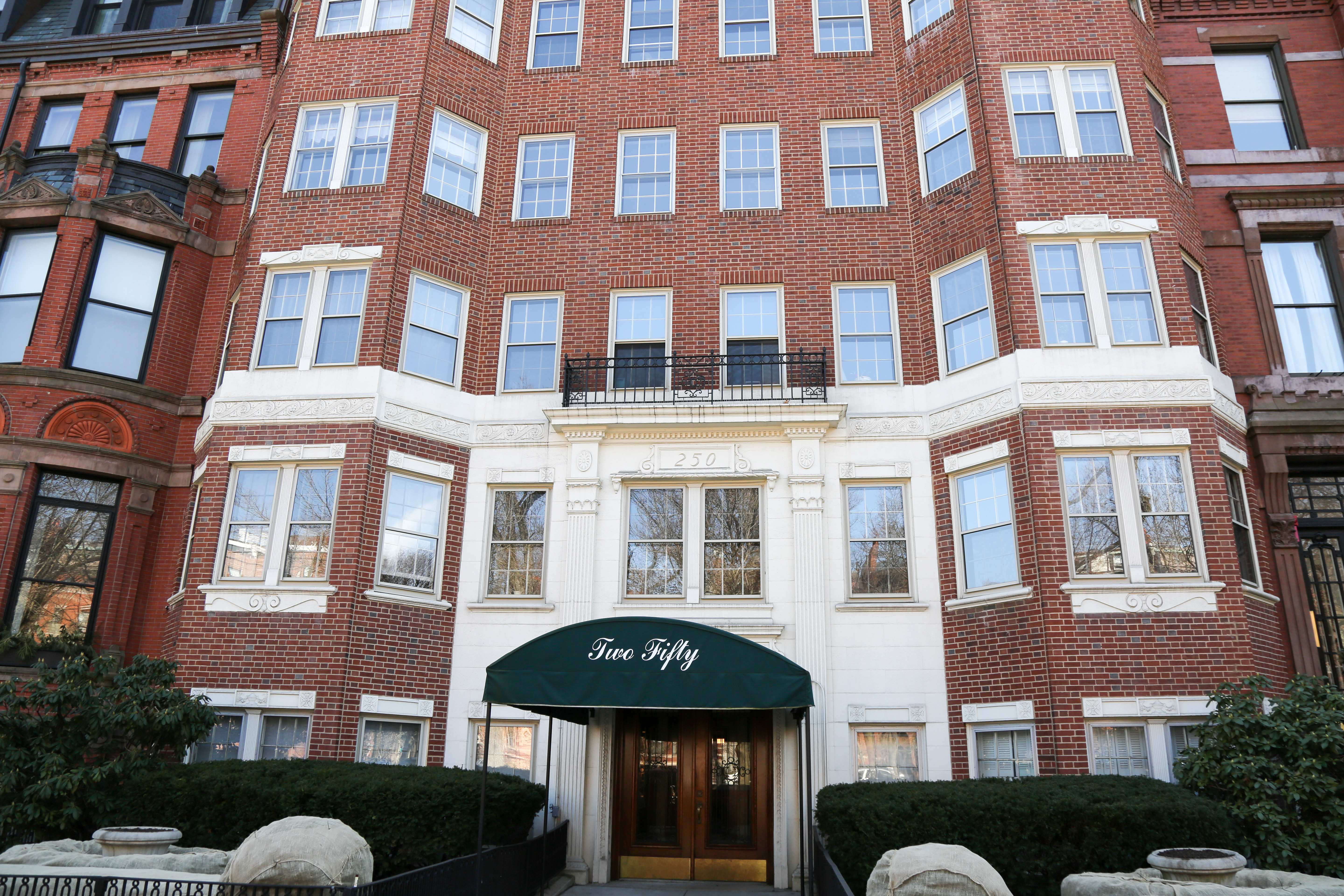 250 Commonwealth Avenue Condos Current Listings & Pictures