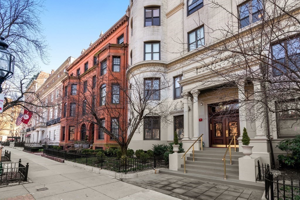 382 Commonwealth Condos Back Bay Boston