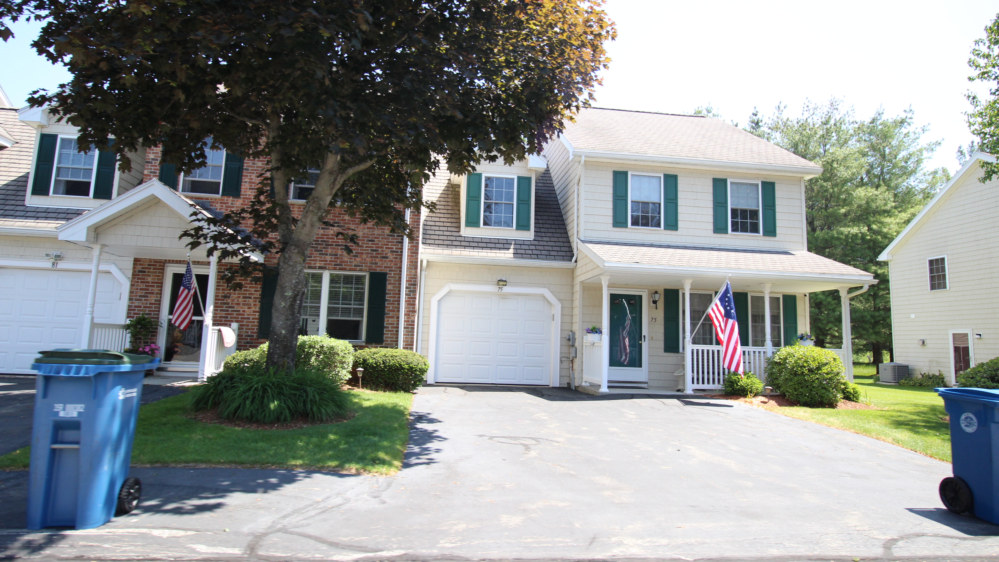 Eagles Landing Condos Current and Sold Listings