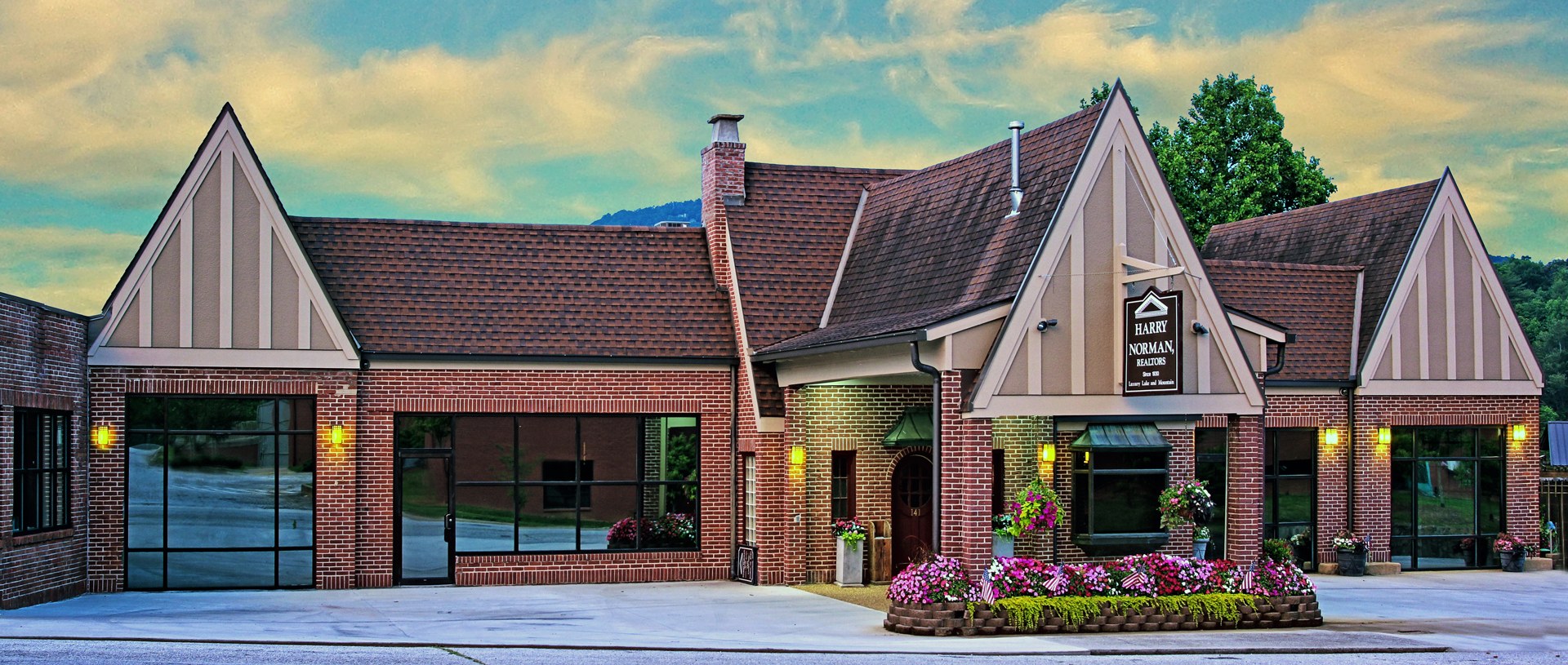 Luxury Lake And Mountain Office Harry Norman Realtors