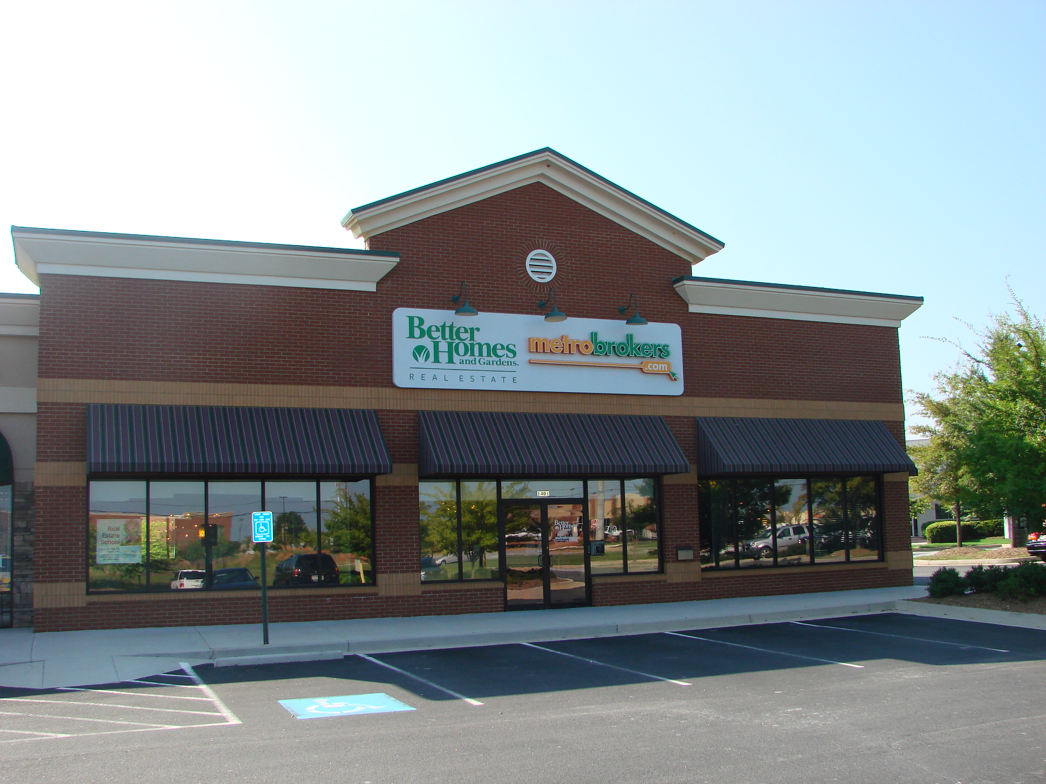 McDonough, GA Office & Realtors BHGRE Commercial Metro Brokers