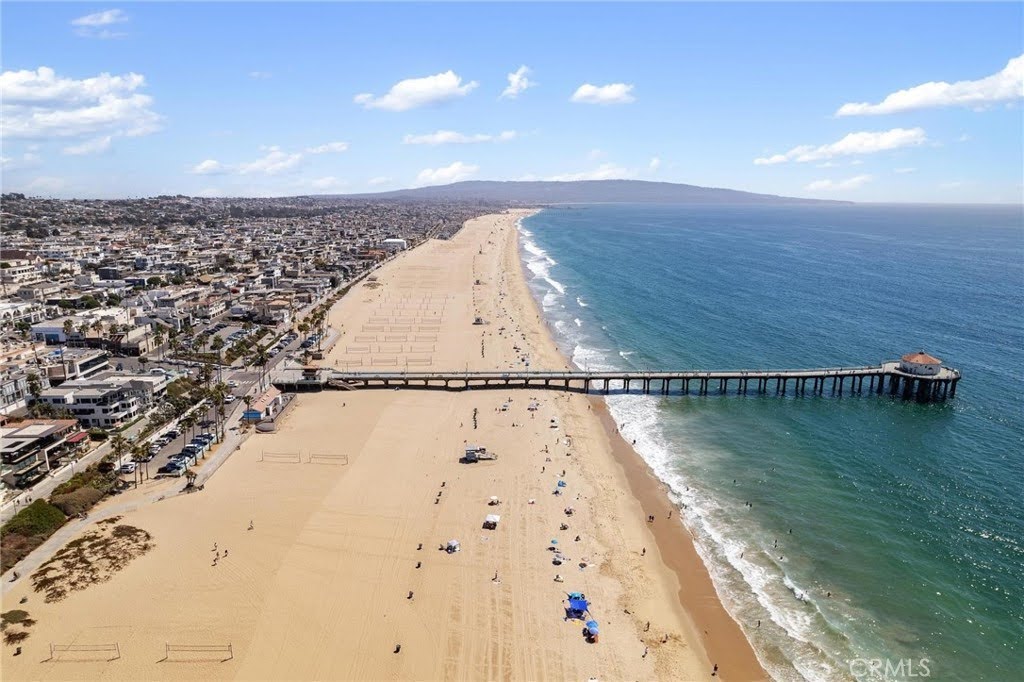 Manhattan Beach Property: Live in Paradise at 224 18th St