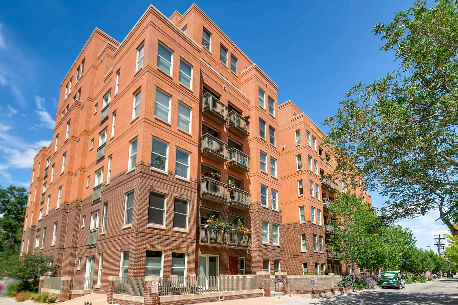 Amazing Swallow Hill Condo in Uptown Went Under Contract in 2 Days